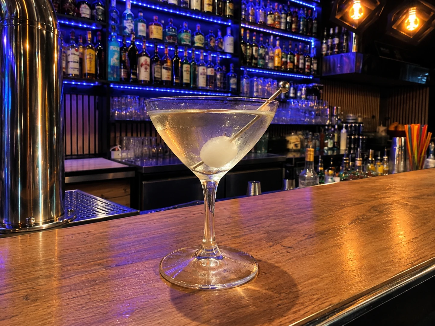 Gibson, served at Jimmy Cocktail Lab on Via Petroni, Bologna