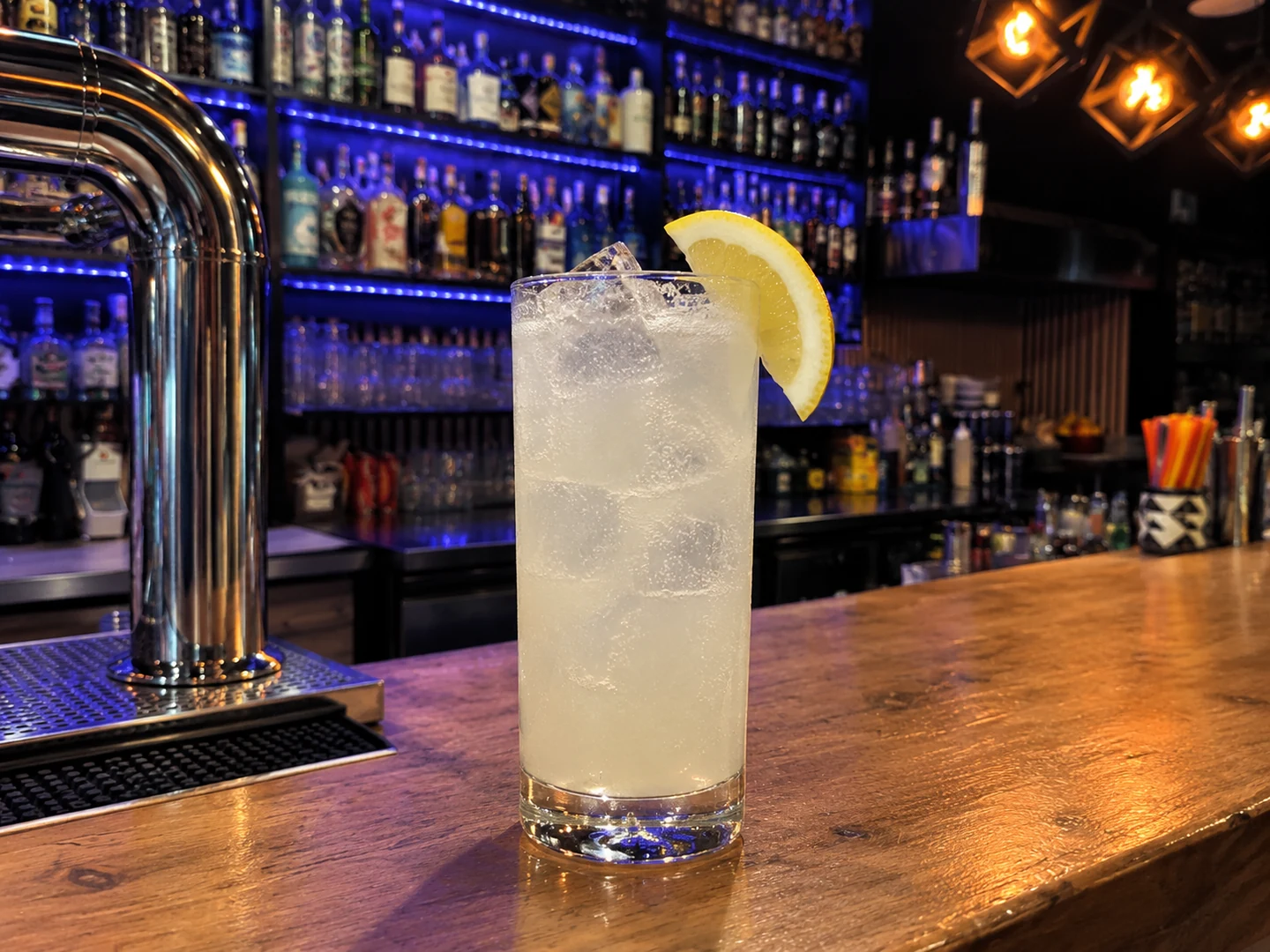Gin Fizz, served at Jimmy Cocktail Lab on Via Petroni, Bologna