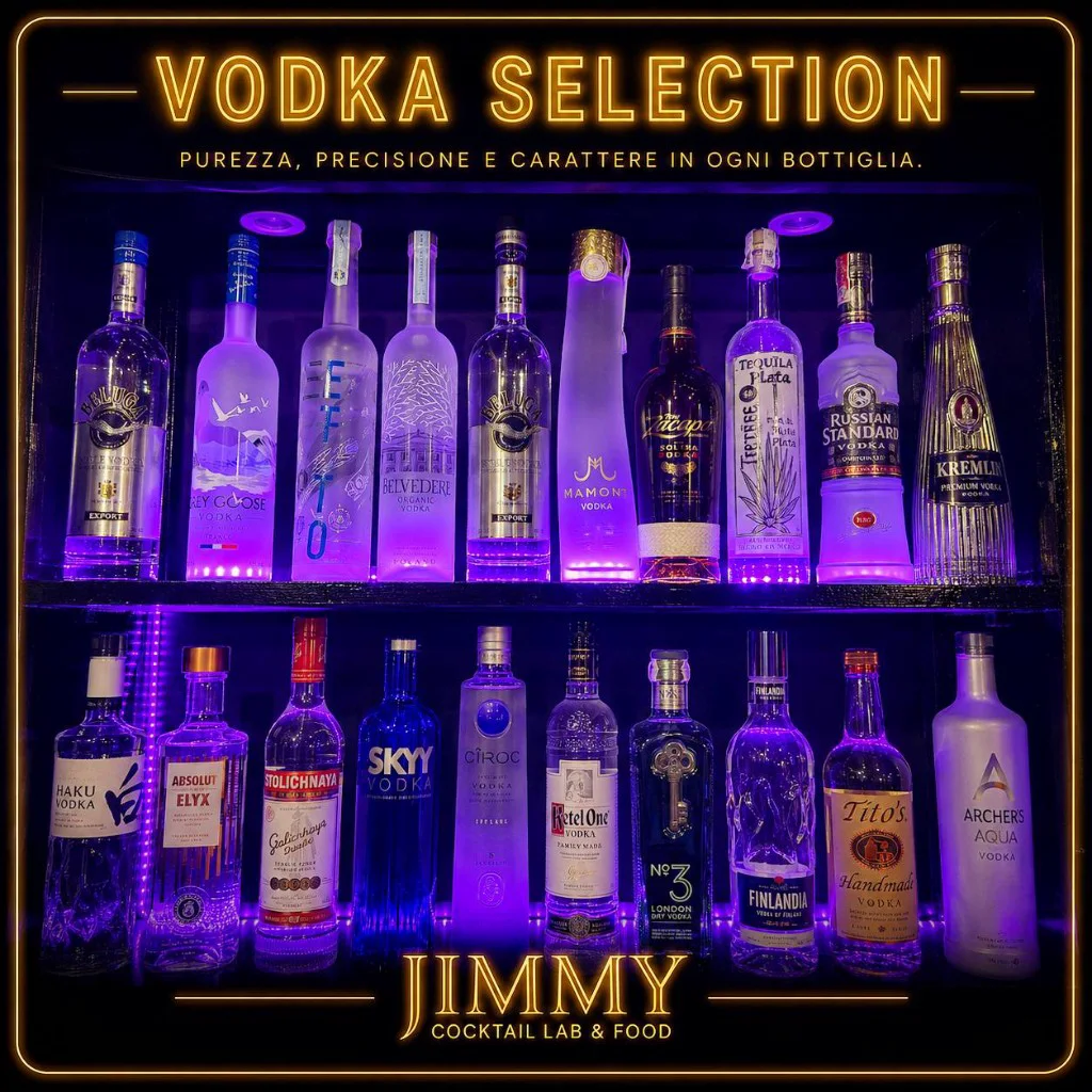 Selezione vodka sugli scaffali di Jimmy Cocktail Lab a Bologna